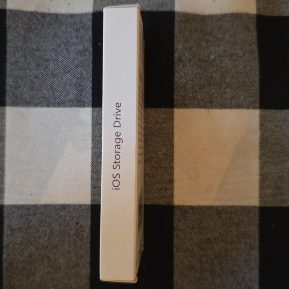 iOS Storage Drive - Pink - Picture 2 of 11